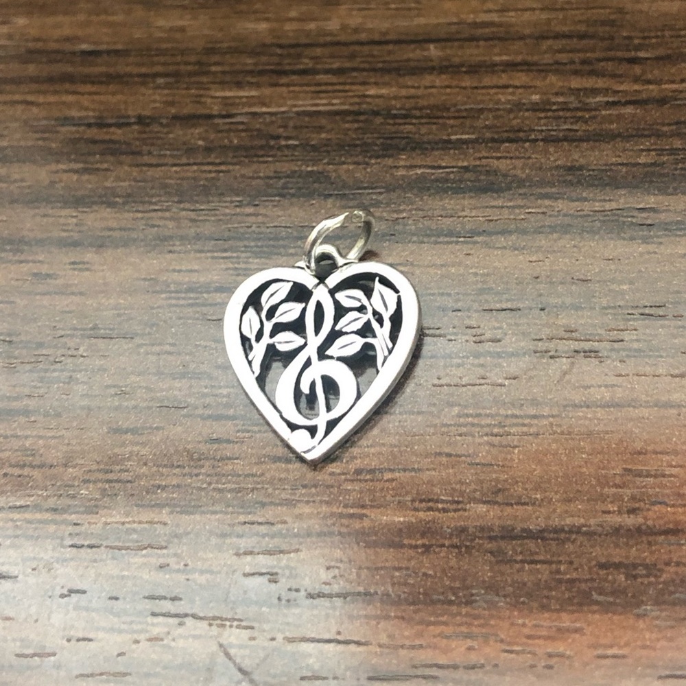 Retired James Avery treble clef charm